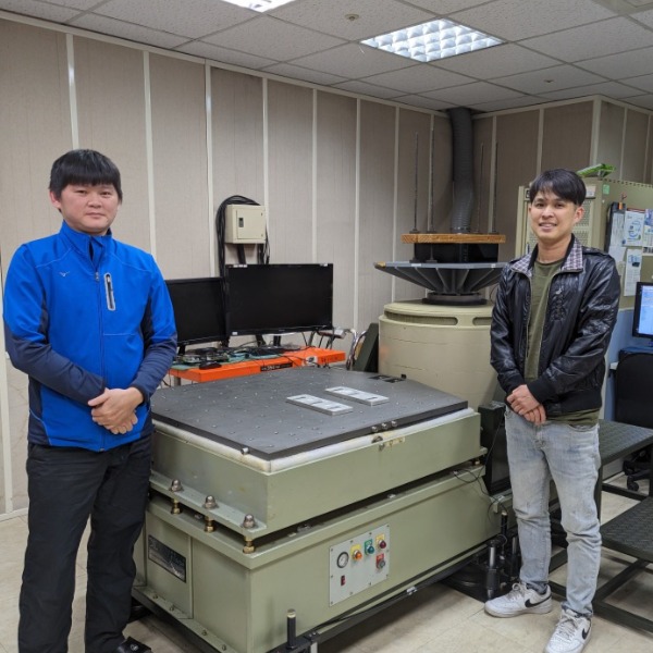 In-Lab Testing Operators with Shock and Vibration Machine